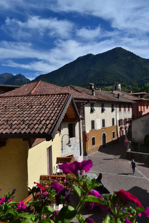 Albergo Alla Costa Bezzecca Exterior photo